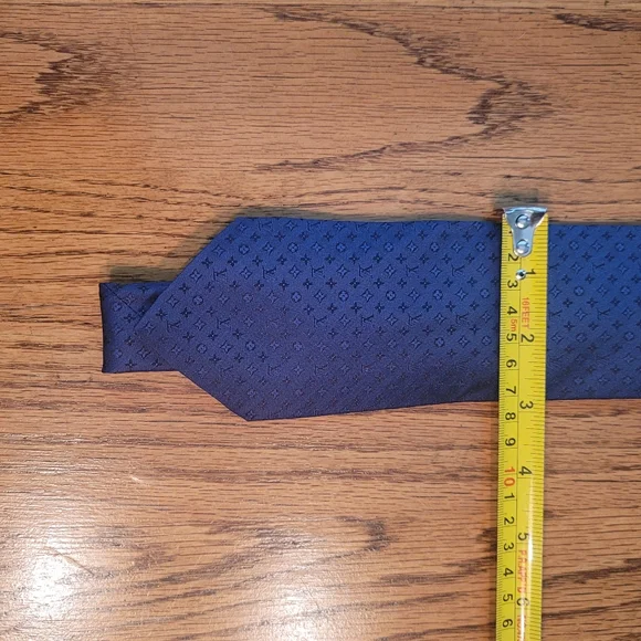 Louis Vuitton Blue Signature Monogram 100% Silk Tie - Picture 4 of 9